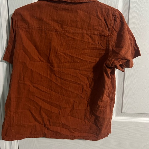 Semi collar button up shirt - Picture 2 of 2